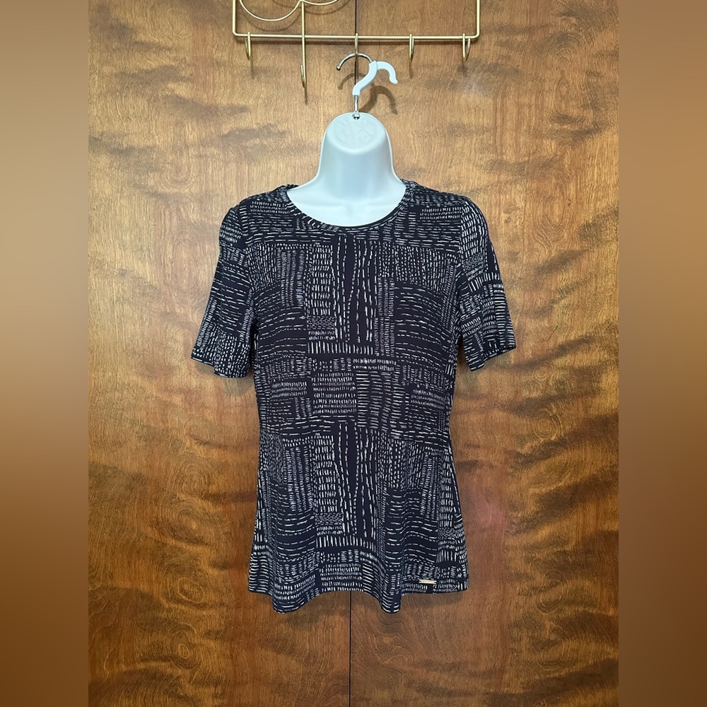 TAHARI Short Sleeve Business Casual Knit Top Womens S Navy & White Viscose NWT